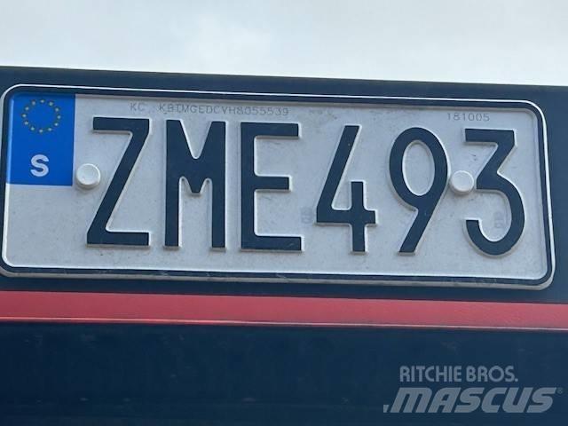 Kubota M 5-111 Tractors