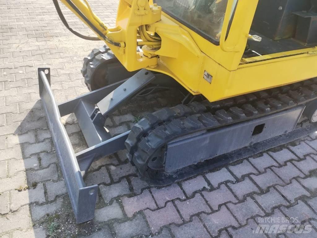 Komatsu PC 10 Crawler excavators