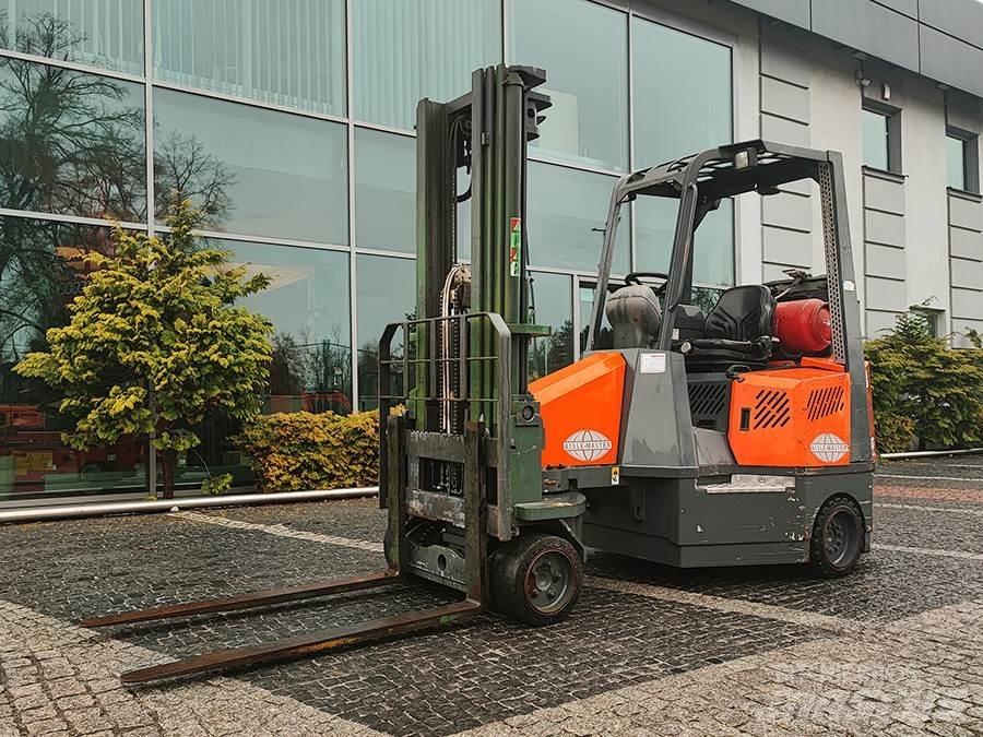  44S Narrow aisle truck