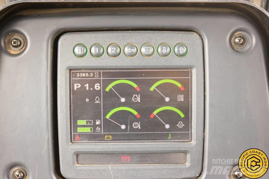 DEERE 750K XLT Crawler dozers