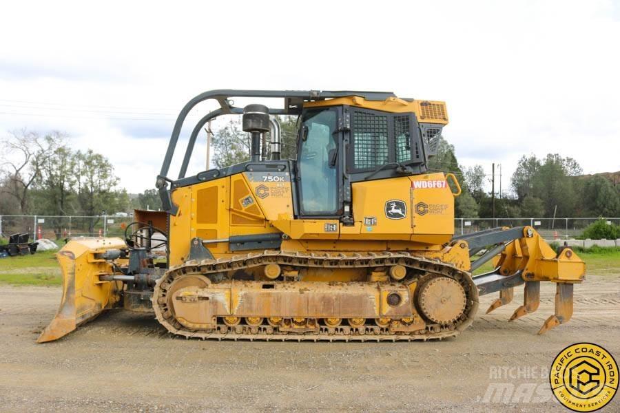 DEERE 750K XLT Crawler dozers
