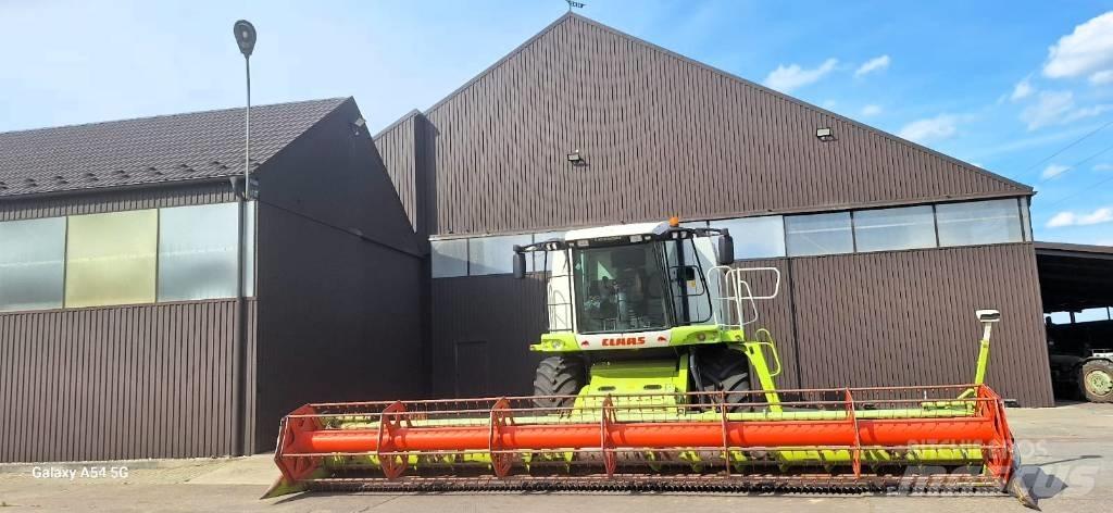 Claas 570 Combine harvesters