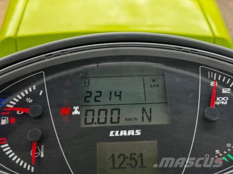 CLAAS AXION 870 Tractors