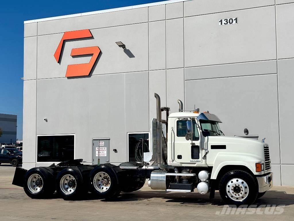 Mack CHU 613 Prime Movers