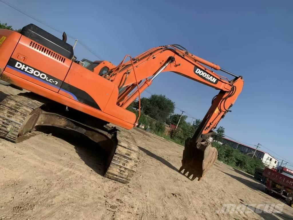 Doosan DH300 Crawler excavators