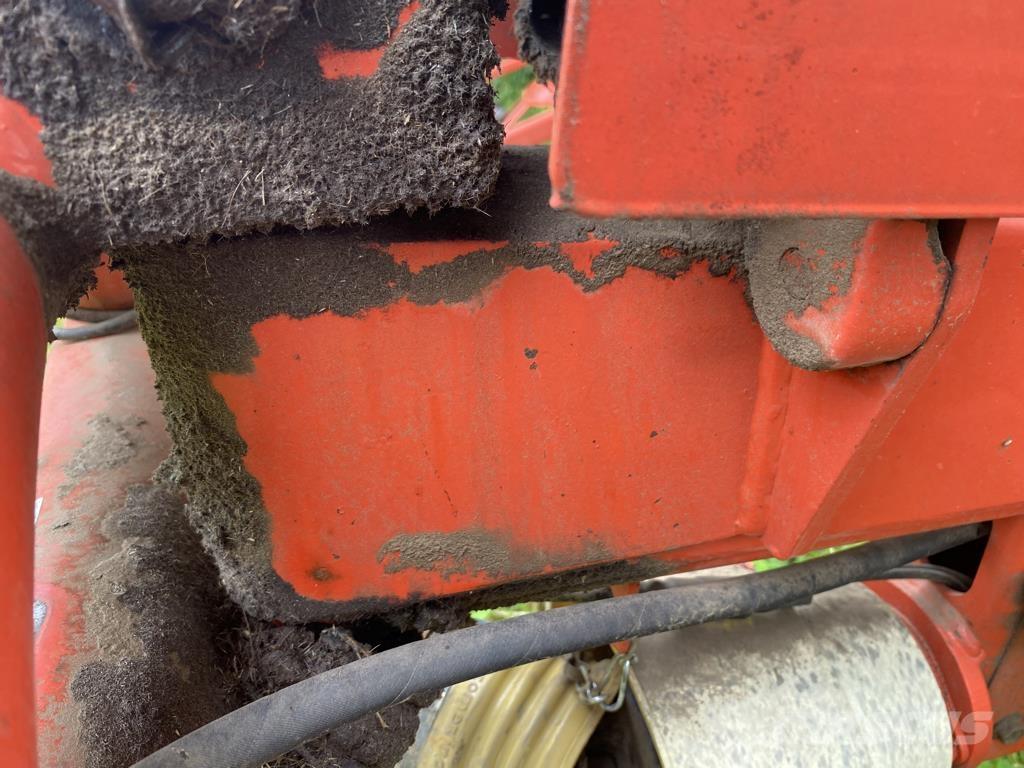 Kuhn GF6301MH Rakes and tedders