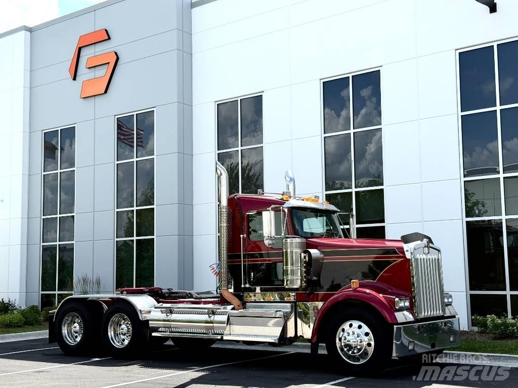 Kenworth W900 Prime Movers