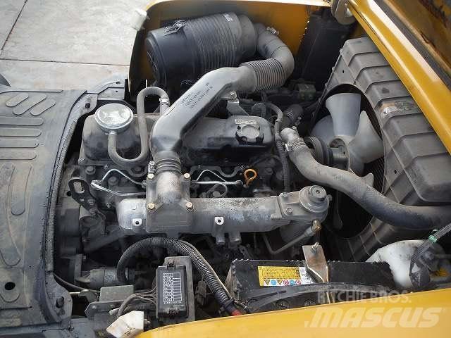 TCM FD25T3 Diesel trucks