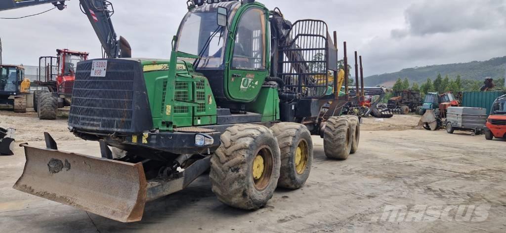 John Deere 1210 E Forwarders