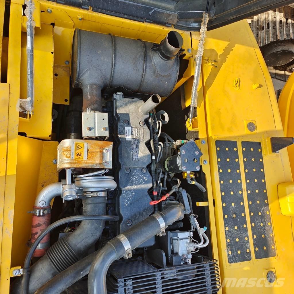 Komatsu PC 220 Crawler excavators