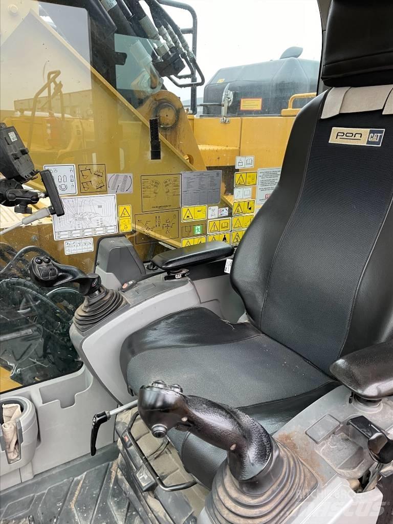 CAT 325F Crawler excavators