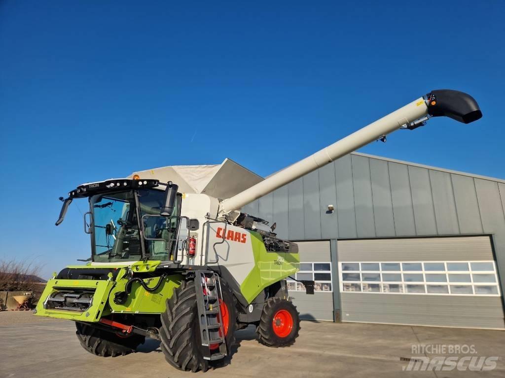 CLAAS Trion 750 Combine harvesters