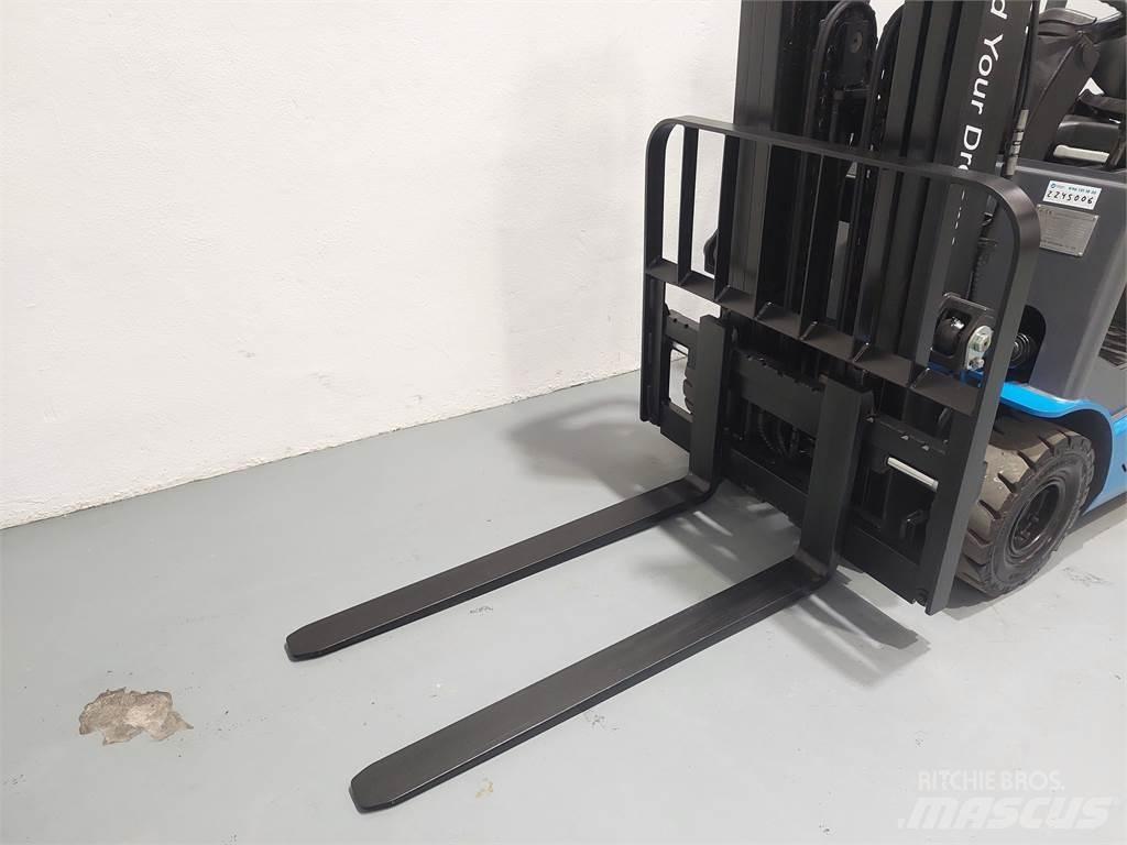  ECB18C Electric forklift trucks