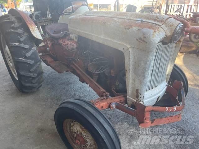 Ford 800 Tractors