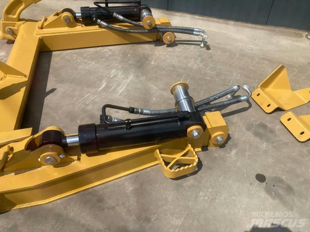 CAT 963K Scarifiers