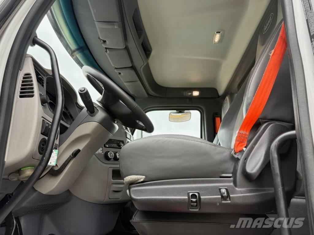 Peterbilt 579 Prime Movers