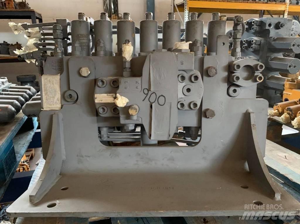 Liebherr 900 Hydraulics