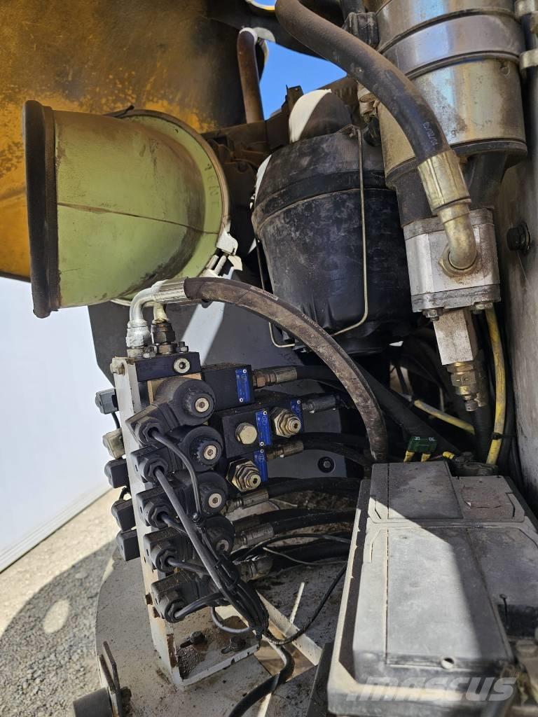 Haulotte HA 16 PX Articulated boom lifts