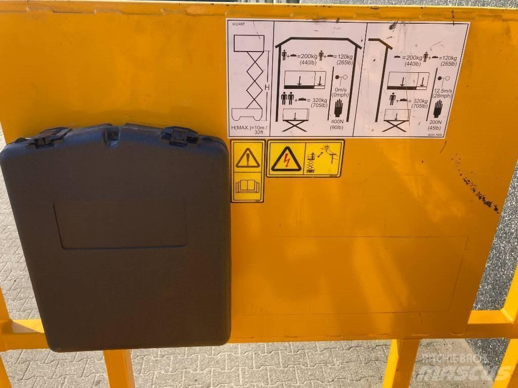 JCB S 3246 E Scissor lifts