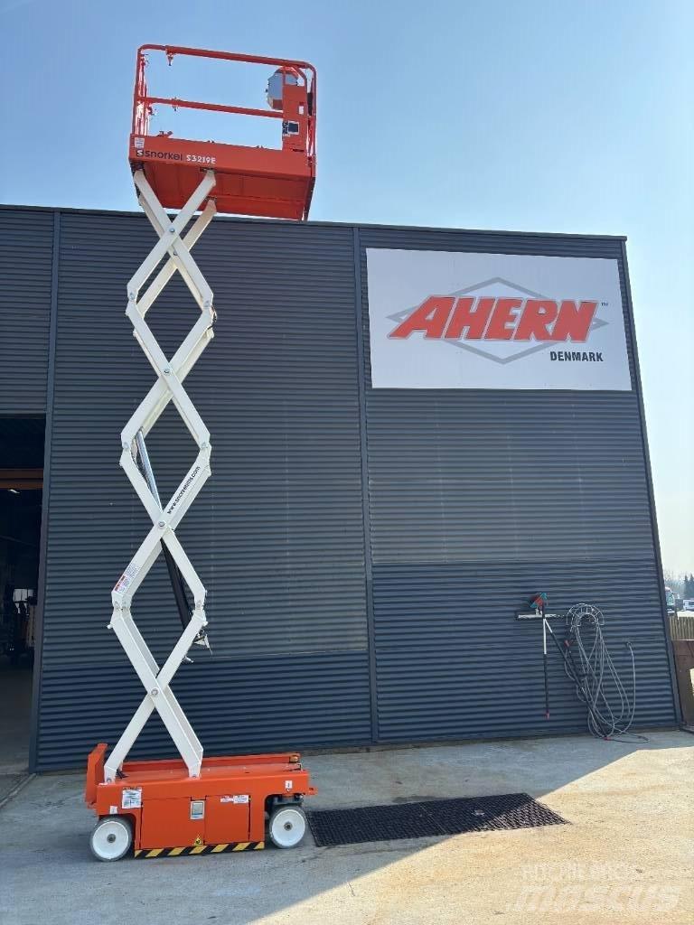 Snorkel S 3219 E Scissor lifts