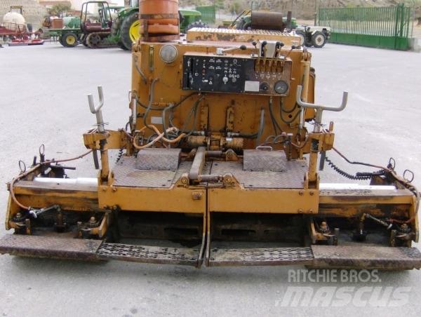 Case F25V Asphalt pavers