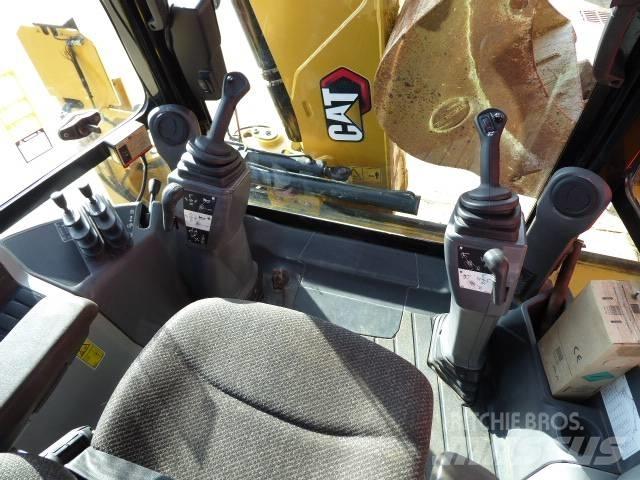 CAT 432 F Backhoe
