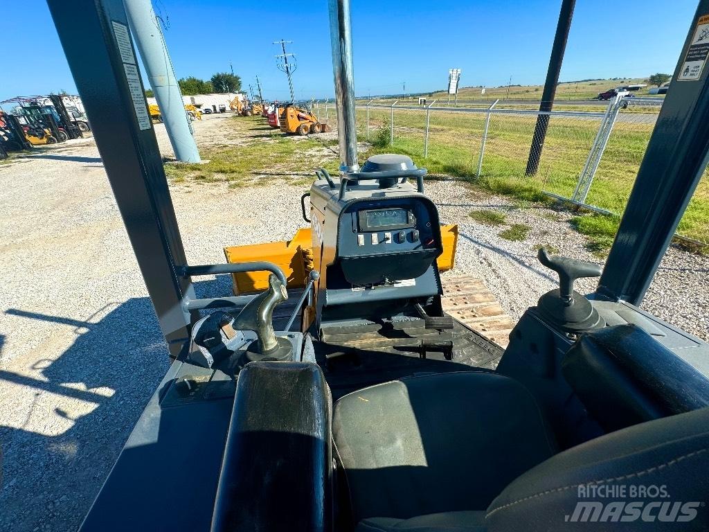 DEERE 450J Crawler dozers