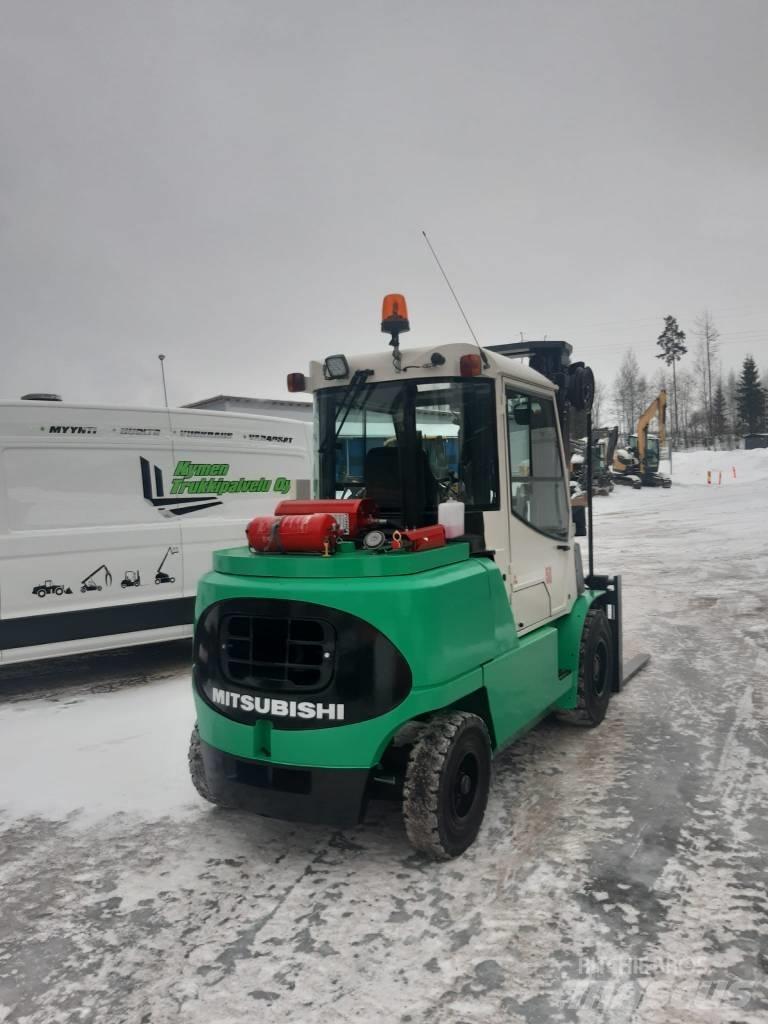 Mitsubishi FD50K Diesel trucks
