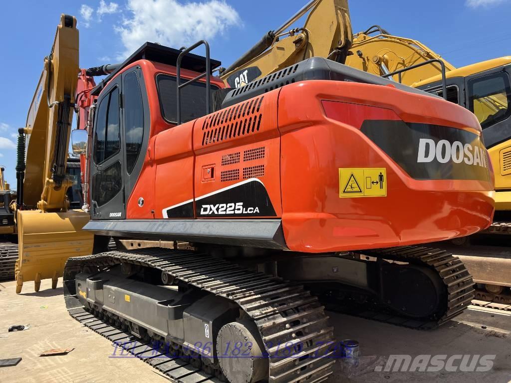 Doosan DX225 Crawler excavators