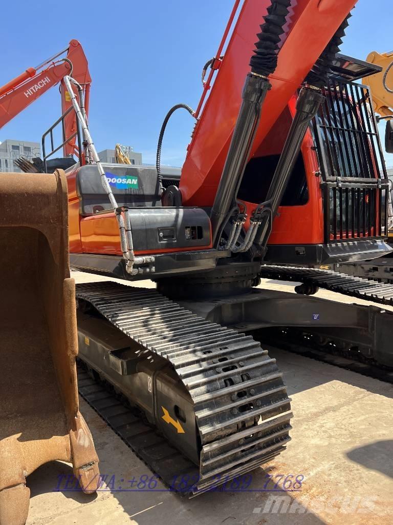 Doosan DX225 Crawler excavators