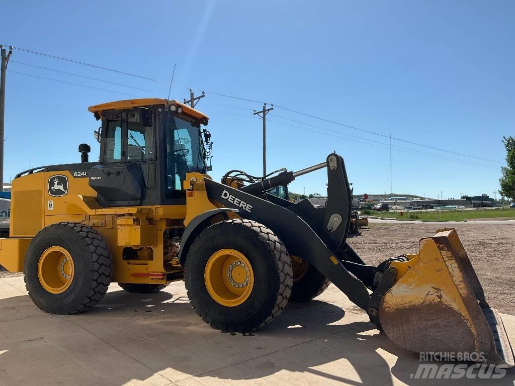 John Deere 624L Wheel loaders