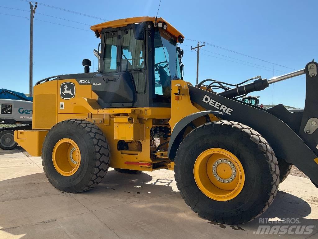 John Deere 624L Wheel loaders