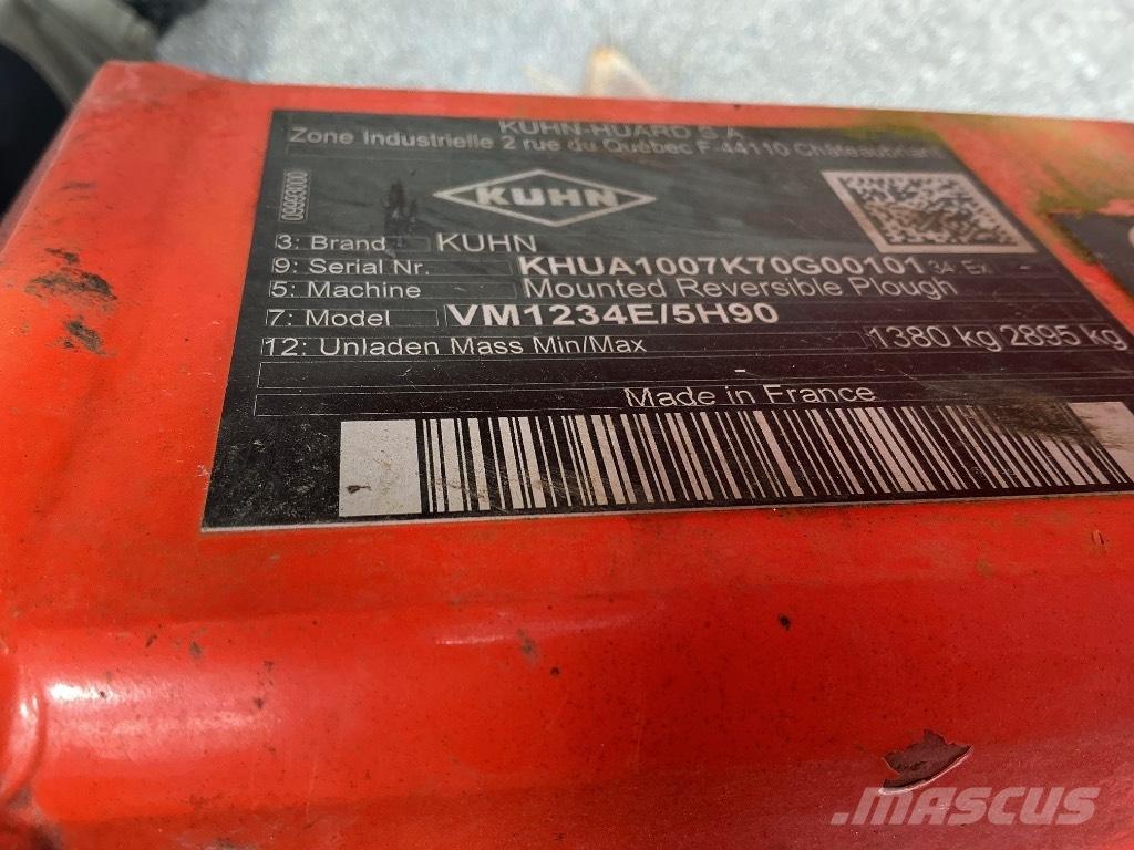 Kuhn Vari-Master 123 Reversible ploughs