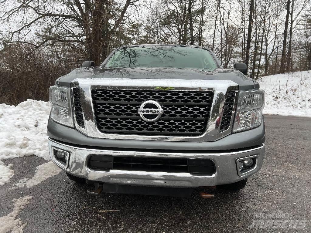 Nissan TITAN XD Pick up/Dropside