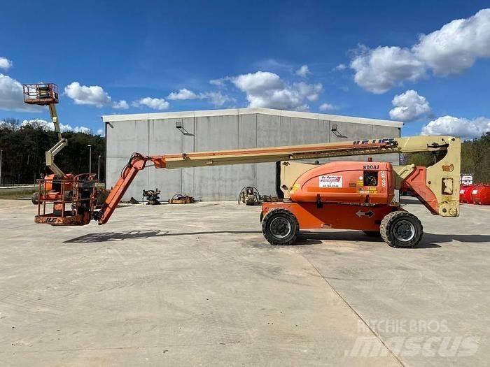 JLG 800AJ Articulated boom lifts