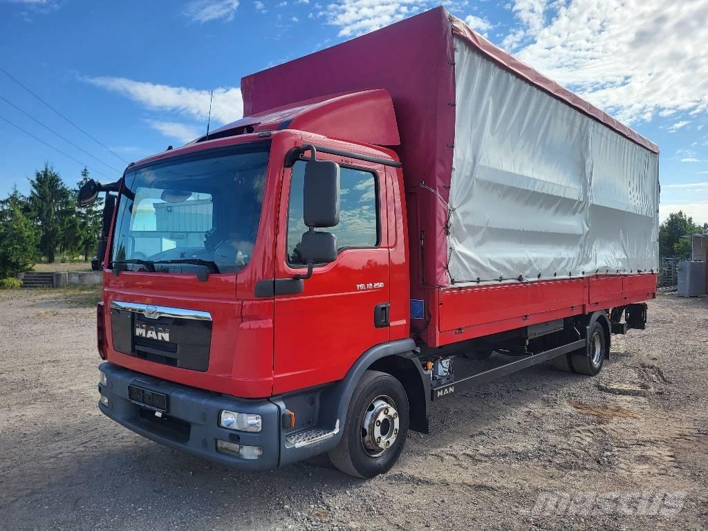 MAN 12.250 TGL Curtain sider trucks