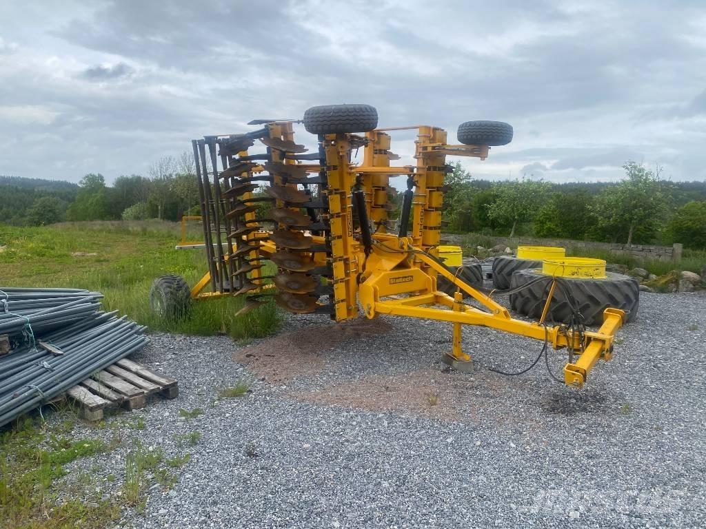 staltech UH40 Disc harrows