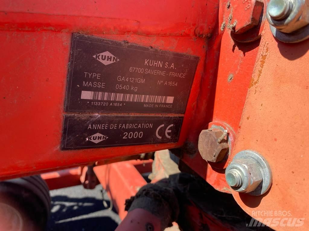 Kuhn GA 4121 GM Windrowers
