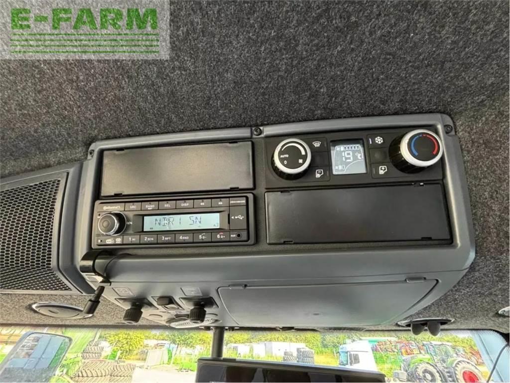 Valtra q 265 Tractors
