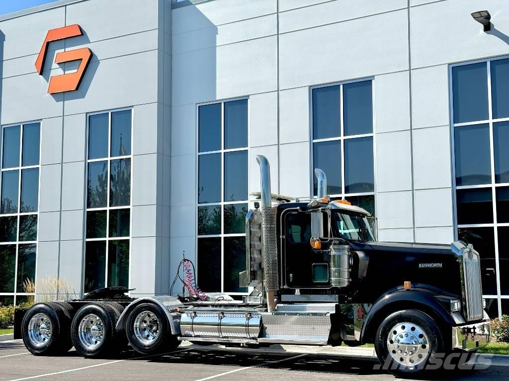 Kenworth W 900 Prime Movers