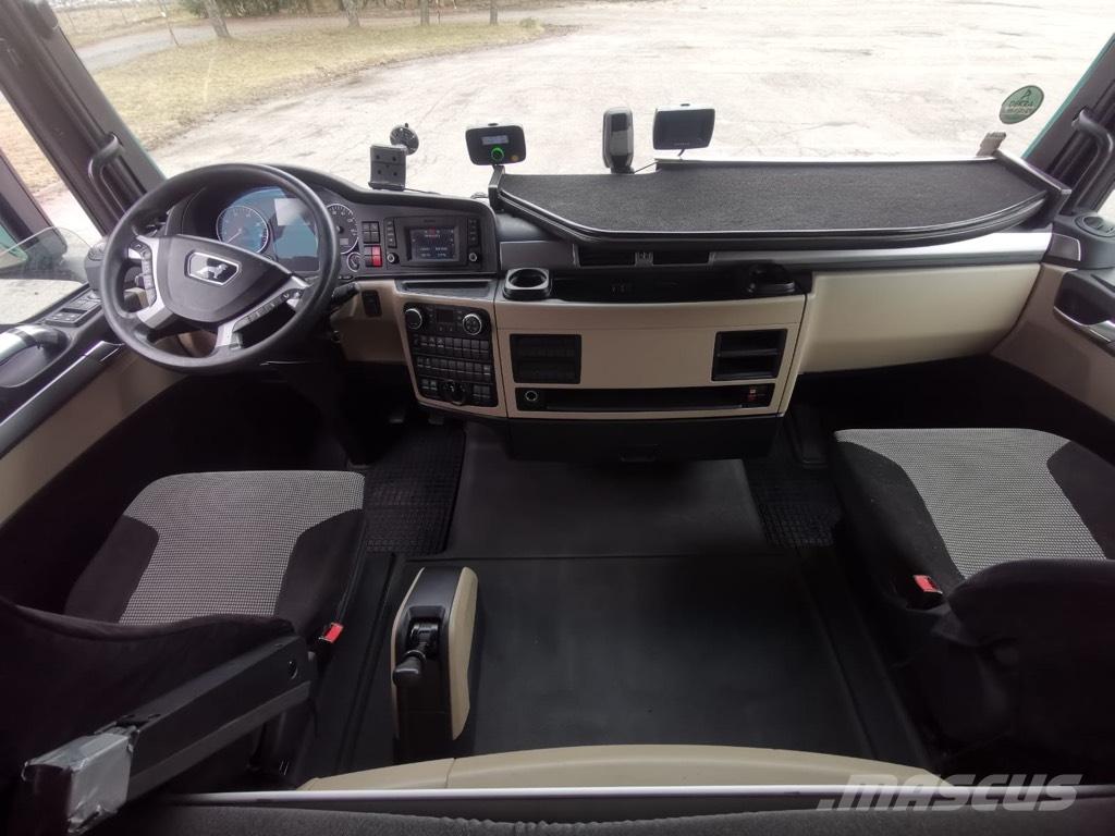 MAN TGX 18.420 Curtain sider trucks