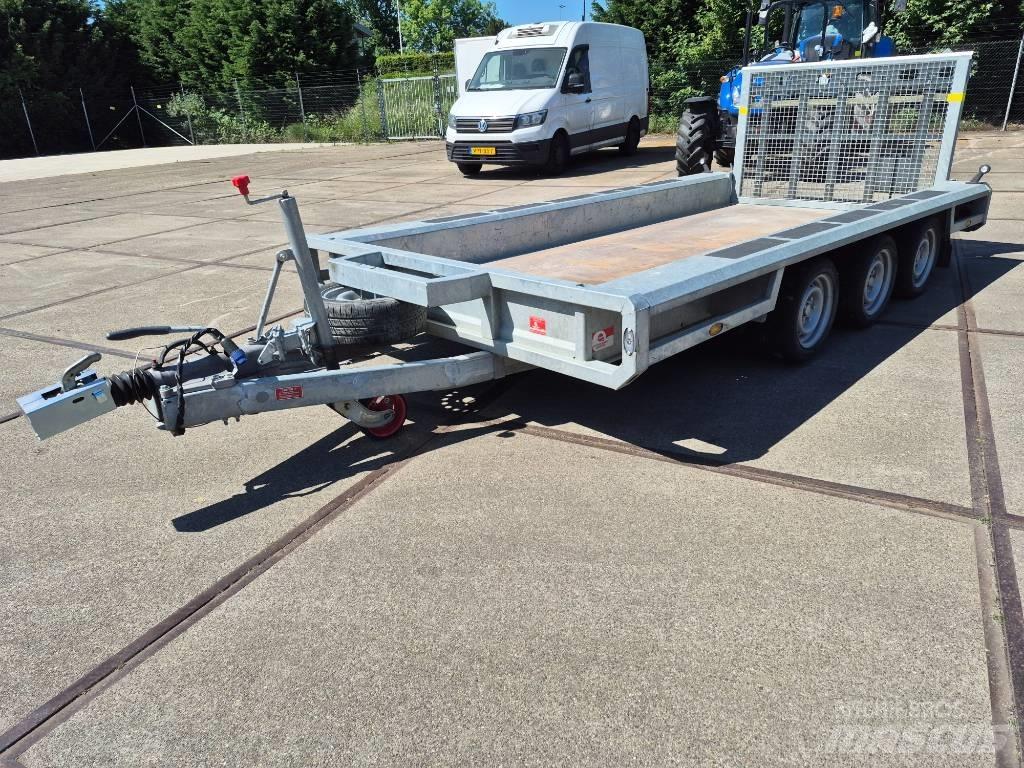  Proline  P 302 Car carrier
