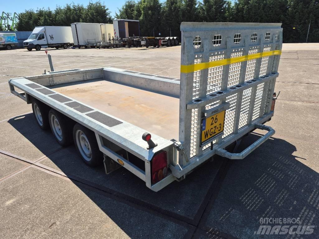  Proline  P 302 Car carrier