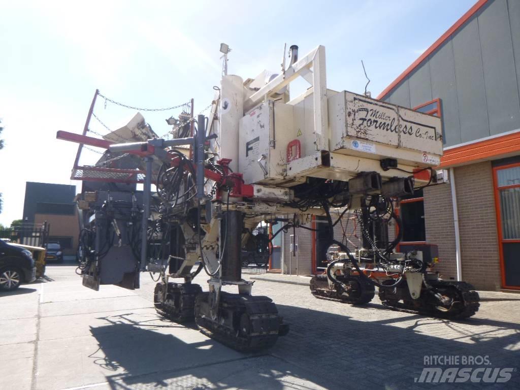 Miller M-8100 Concrete distribution booms