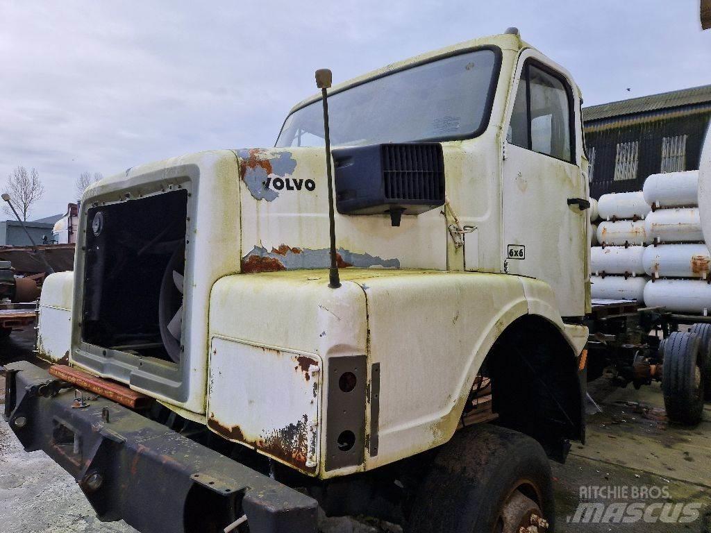 Volvo N10 6x6 Chassis Cab trucks