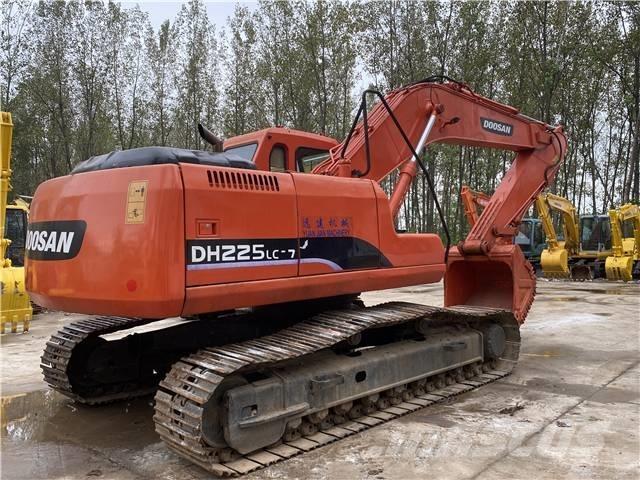 Doosan DH225 Crawler excavators