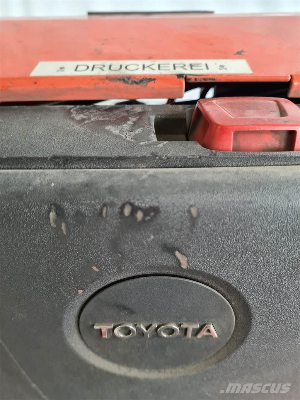 Toyota LWE 250 Low lifter