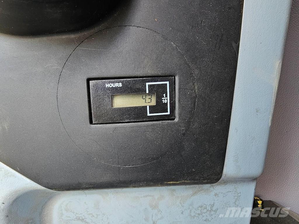 Hyundai R215L Crawler excavators