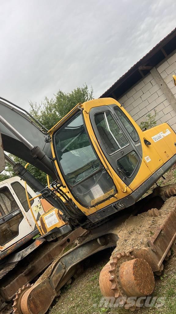 Volvo EC 210 LC Chassis and suspension