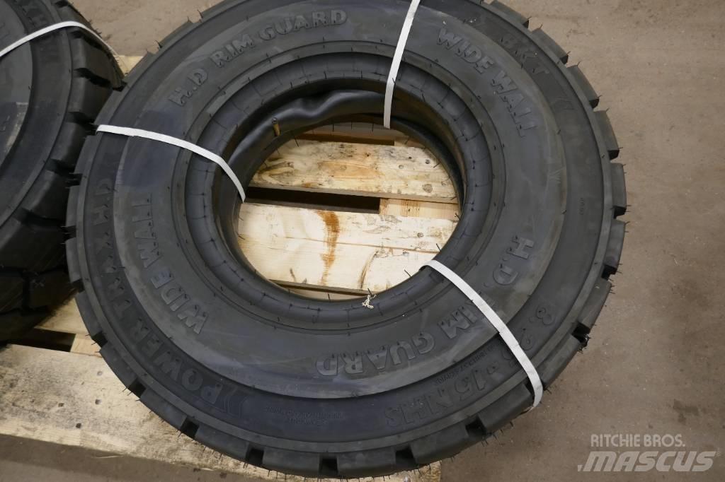 BKT 8.25-15 14 Tyres, wheels and rims